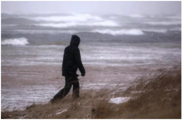 Мощные осадки идут на Латвию - синоптики трубят переменах погоды