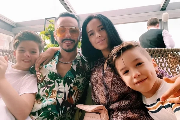 Изображение к статье: Анна с сыновьями уже несколько лет живет в Испании и не хочет возвращаться в Россию.