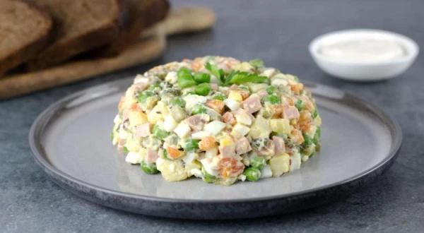 Изображение к статье: Основные ошибки при хранении салатов, способные испортить праздничное настроение