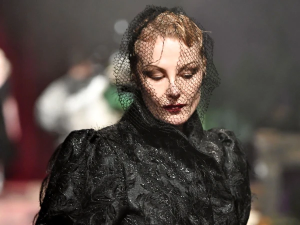 Изображение к статье: Рената Муратовна и в свои года - свежа и хороша.