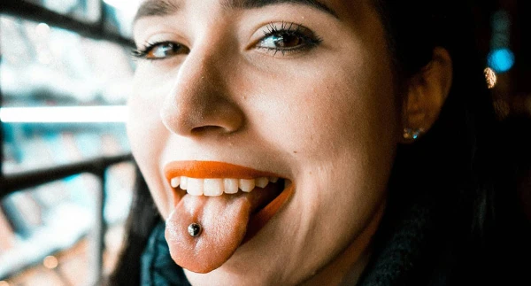 Изображение к статье: Стало известно о смерти девушки после пирсинга