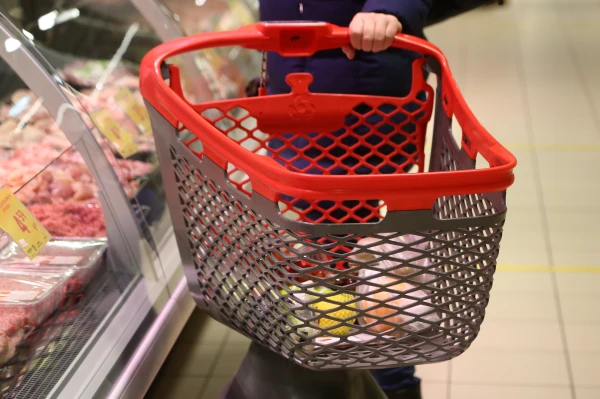 Изображение к статье: Итоги-2025: латвийские цены на еду как снег в Латвии – не падают