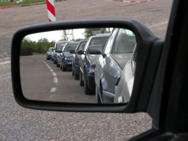 Изображение к статье: Собирают подписи за отмену налога на эксплуатацию транспортных средств для частных лиц