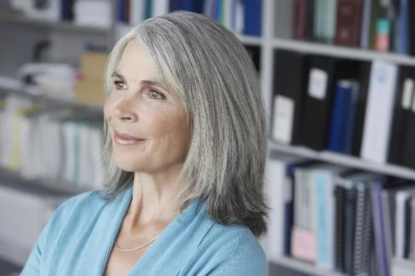 Изображение к статье: Витамины помогут. Врач объяснила, как избежать появления седых волос