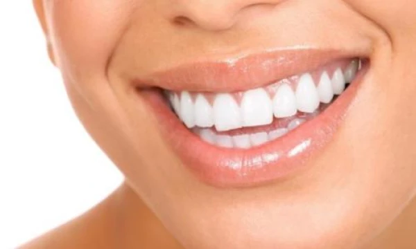 Как защитить зубы зимой: изменения в уходе за полостью рта