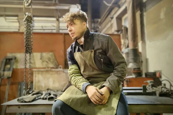 Изображение к статье: Рабочая карьера Романа продолжалась недолго.