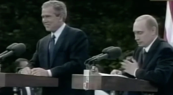 США рассекретили разговор Путина и Буша о НАТО в 2001 году