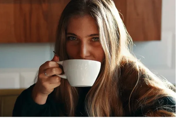 Изображение к статье: Угроза для зубов: назван окрашивающий зубы сильнее кофе напиток