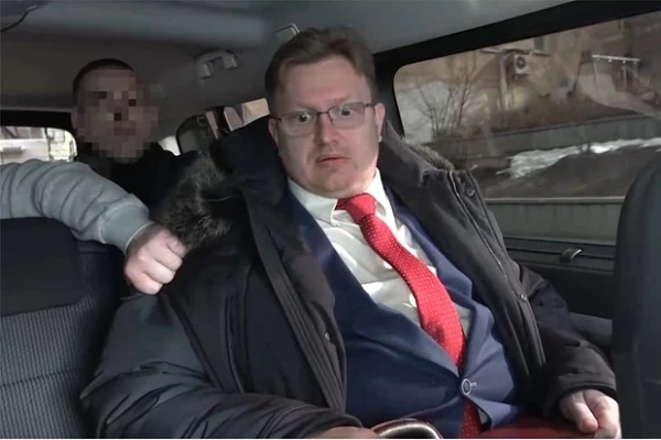 Изображение к статье: Сотрудник МИД России продал США государственные тайны. Его реакция во время ареста попала на видео