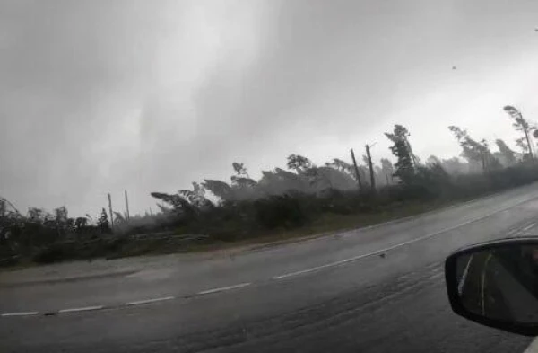 Началось: спасатели получили десятки вызовов от попавших в беду жителей Латвии