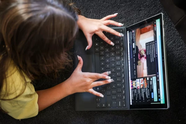 Изображение к статье: Молодежи предстоят нелегкие времена ограничений.