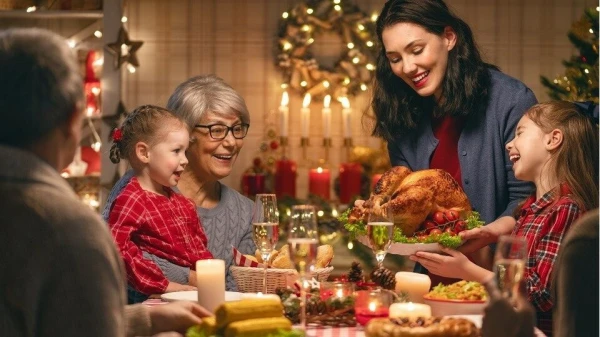 Изображение к статье: Как распознать ранние признаки деменции у пожилых родственников за новогодним столом