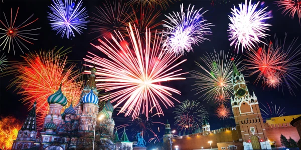 Изображение к статье: Кто запустит салют по Москве, отправят в Россию? В Риге напомнили жителям о новых правилах