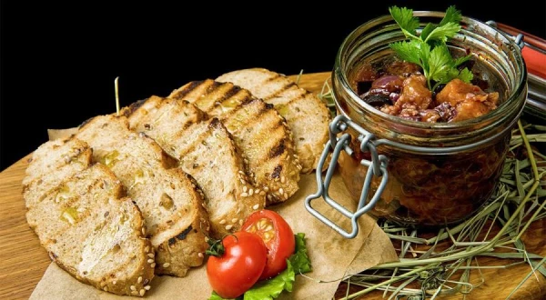 Какова польза баклажанной икры?