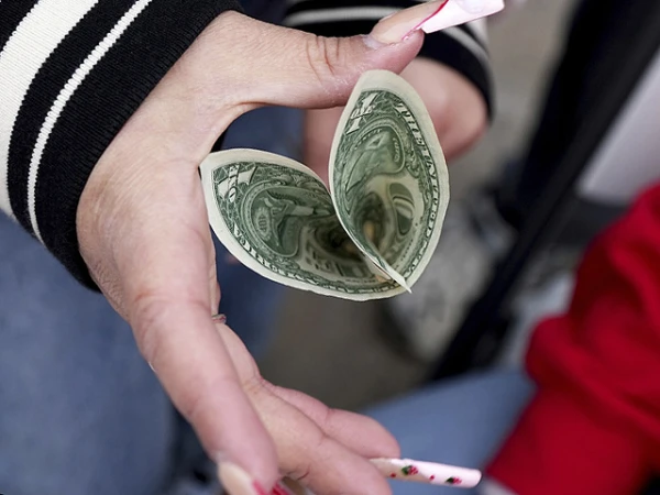 Денежка сама себя не заработает.