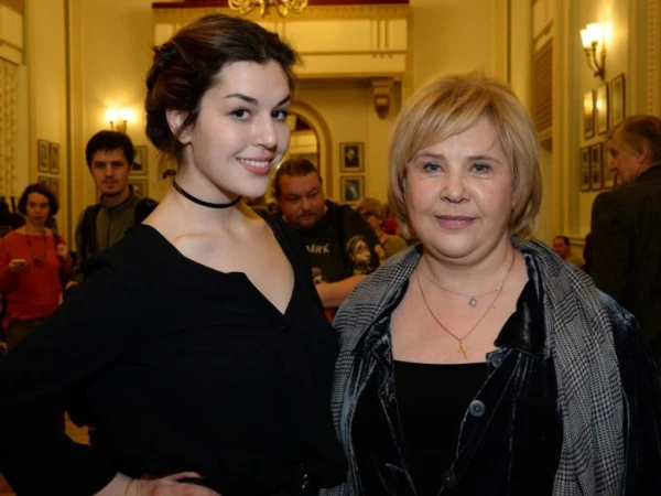 Изображение к статье: Катя с любимой мамой Таней.