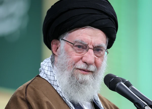 Аятолла Ирана допустил применение силы против протестующих