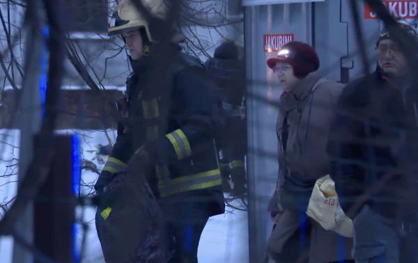 Изображение к статье: Пять минут под надзором спасателей: как жители возвращались в разрушенный дом