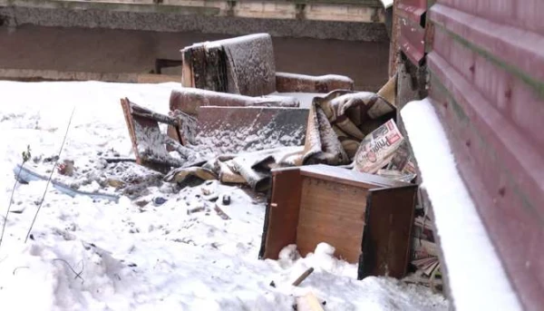 «Вылила воду, а надо было бросать одеяла»: в Салдусе у женщины загорелся плоский телевизор