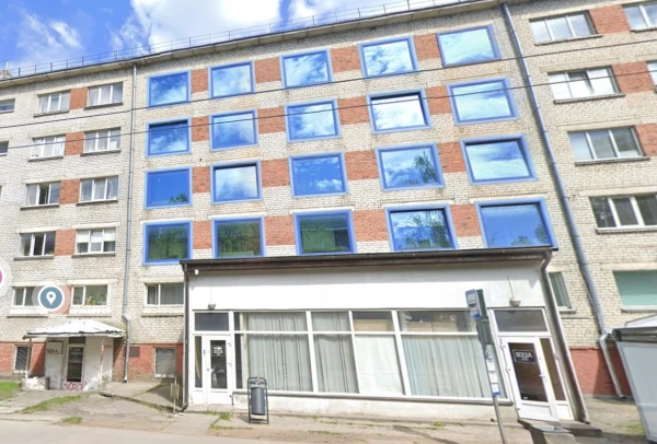 «Нет, нельзя!» – хозяйка печально известного хостела на улице Прушу отказалась впустить журналистов