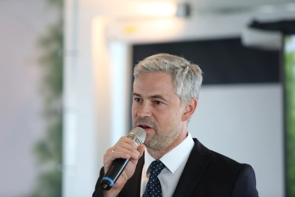 «Крысиные бега»: актёр Ивар Аузиньш рассказал о шокирующем опыте при оформлении документов о смерти