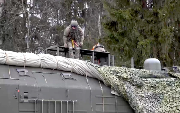 Россия нанесла удар по Украине с применением «Орешника». Такой же расположен в 370 километрах от Латвии