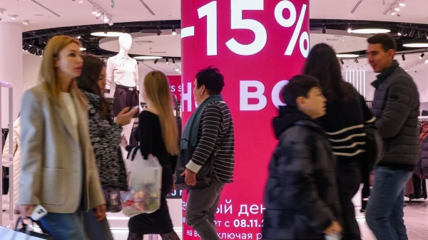 Россияне привыкли одеваться в иностранные бренды.