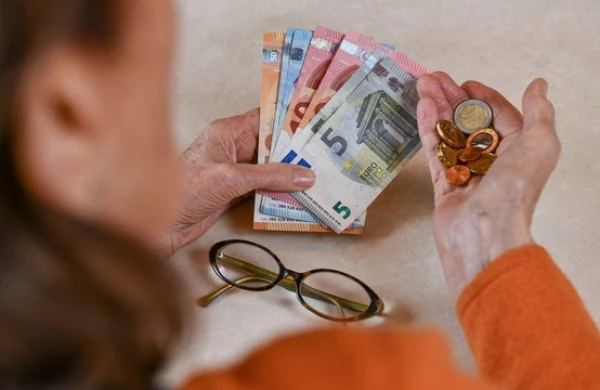 Подсчитали средний размер пособия по безработице в Латвии