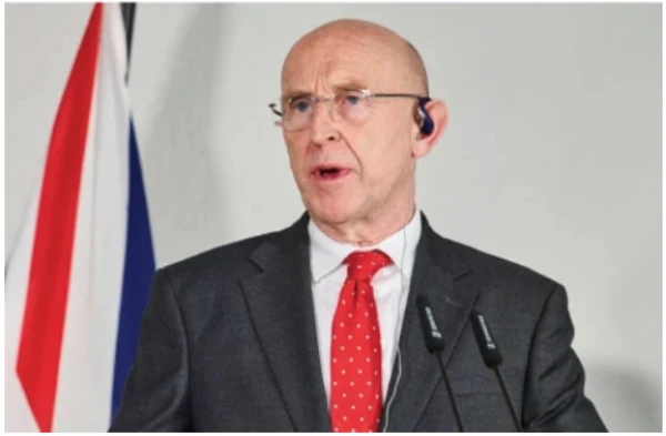 Министр обороны Британии