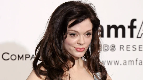 Роуз МакГавен заявила о давлении и шантаже со стороны продюсеров сериала «Зачарованные»