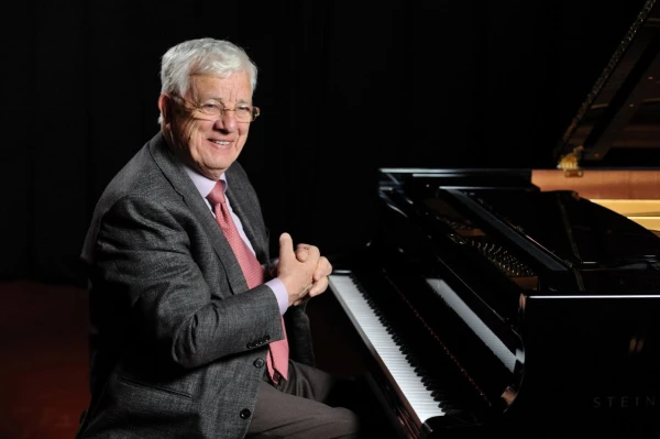 Святая к музыке любовь: как Раймонд Паулс отметил свой юбилей