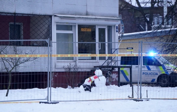 Изображение к статье: «Это не наша обязанность». Власти больше не хотят охранять разрушенный дом на улице Баускас