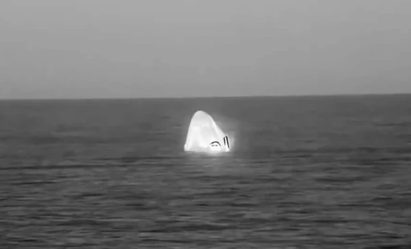 Изображение к статье: Миссия NASA досрочно вернулась с МКС из-за проблем со здоровьем у астронавта