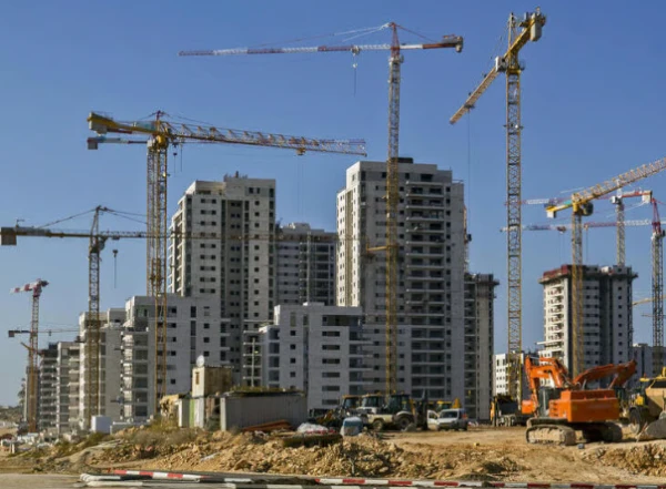 Дорогая недвижка растет как на дрожжах.