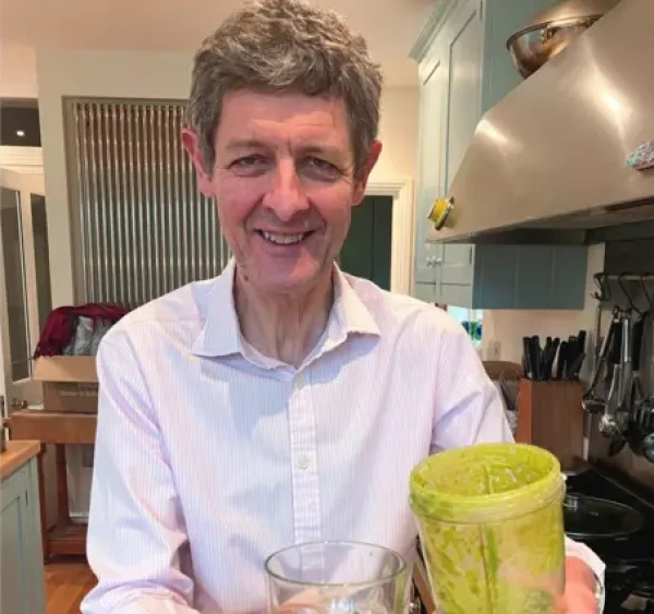 Изображение к статье: Профессор Кинросс знает о пищеварении все.