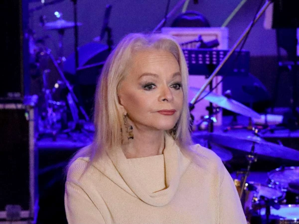 Изображение к статье: Судебные приставы провели принудительное выселение Ларисы Долиной из квартиры в Хамовниках