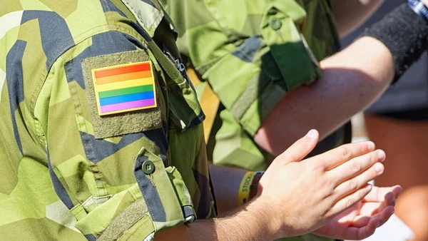 Изображение к статье: ЛГБТ - открыто выражают свои взгляды в армии.
