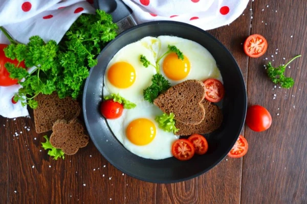 Следует ли исключать куриные яйца из рациона при высоком уровне холестерина