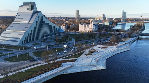 Изображение к статье: Променад Мукусалас - большое видится на расстоянии.