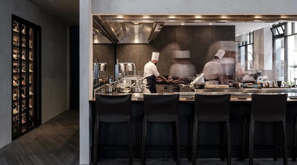 Изображение к статье: Туристов мало, у местных денег нет: в Риге закрывается уже второй мишленовский ресторан