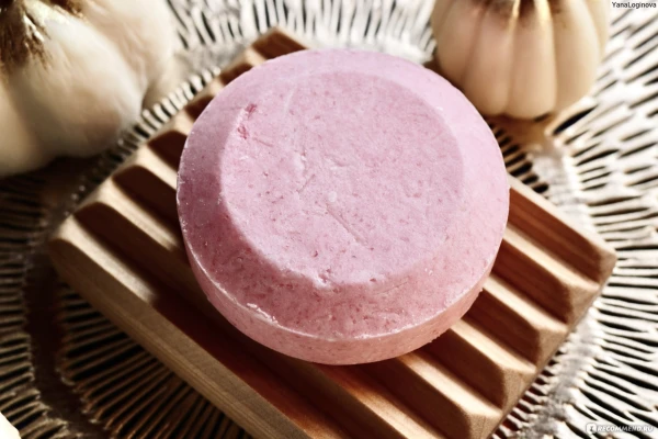 Почему знаменитости выбирают твердые шампуни: экономия, экология и здоровье волос