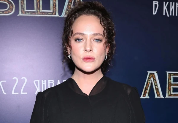 Аглая Тарасова вышла в свет после скандала и рассказала, что считает признаком умного человека