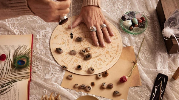 Самые необычные способы предсказаний: от внутренностей животных до спаржи