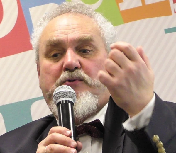 Изображение к статье: Популярный историк А.Зубов. Фото автора.