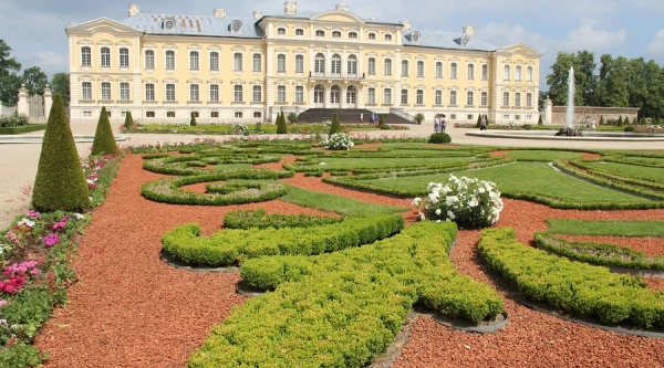 Изображение к статье: Рундальский дворец приглашает на серию концертов барочной музыки «Беседы во дворце с музыкой»