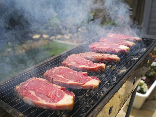 Изображение к статье: Ради такого стейка страдает не только коровка, но и вся окружающая среда.