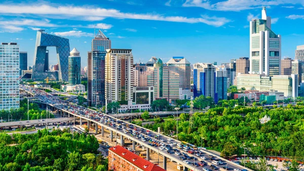 Изображение к статье: Урумчи - столица Синьцзяна с населением более 4 миллионов человек.