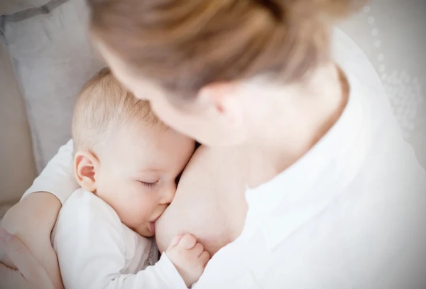 Изображение к статье: Малыш и не знает, что несет ему взрослый мир.