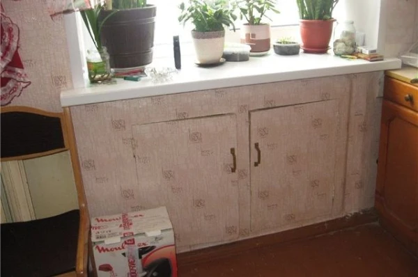 Изображение к статье: Зачем в хрущевках делали ящик под окном?