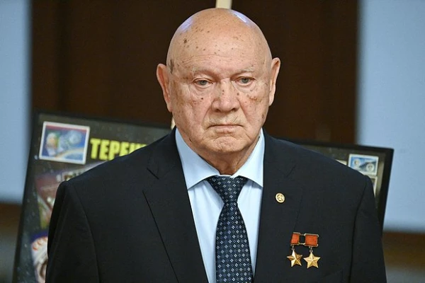 Изображение к статье: Космонавт рассказал о курении в космосе